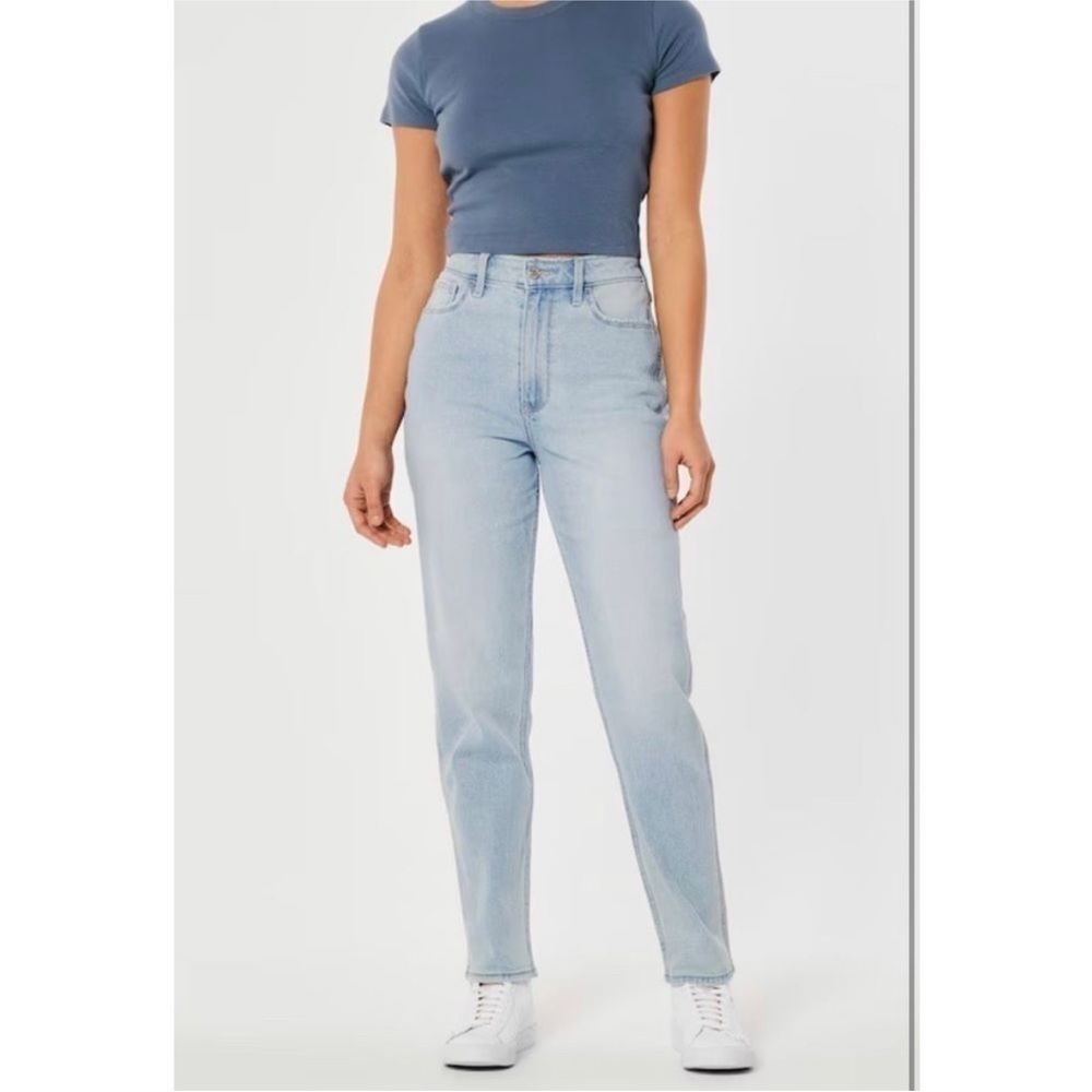 Hollister Curvy High Rise Mom Jean Vintage Stretch Light Wash Blue Denim Size 25